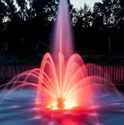 фонтан для пруда с подсветкой